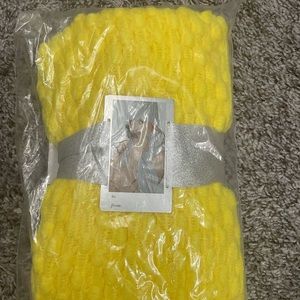 Never worn, still in package scarf!!